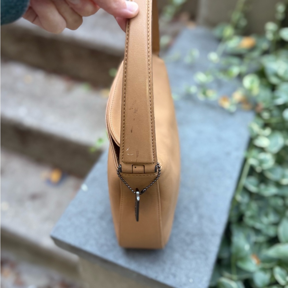 Very rare Coach Whitney beige Leather handbag with metal hangtag - Picture 2 of 8